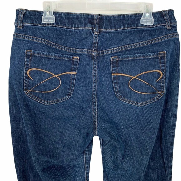 Chico's Platinum 2.5 Ultimate Fit Jeans Dark Wash Short Re-hemmed Dark Wash - Picture 4 of 8